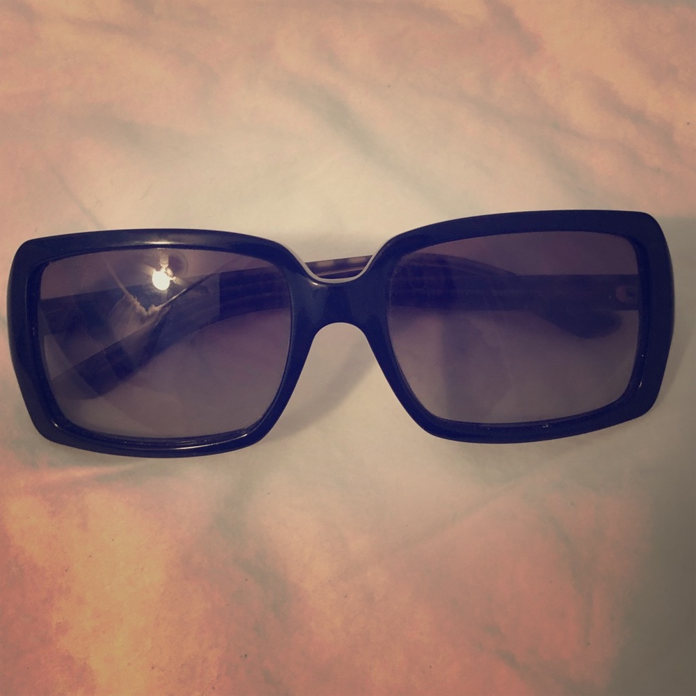 Burberry B 4075 sunglasses with check on sides